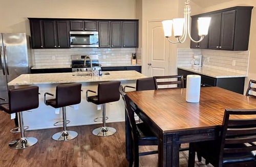 Channelview House | Spacious 4BR East Houston Home, EV Charger,Parking