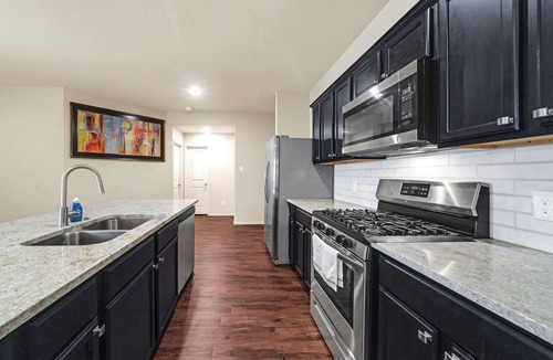 Channelview House | Spacious 4BR East Houston Home, EV Charger,Parking