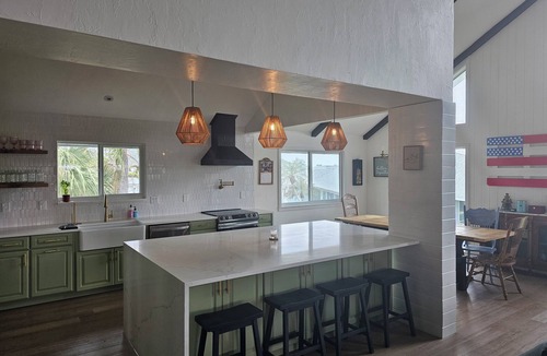 The Dunes House | Spacious 4BR Lakeview Getaway, Gourmet Kitchen + Family-Friendly Fun