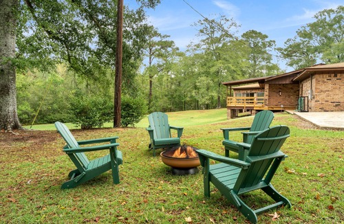 Hattiesburg House | Spacious 4BR Retreat Fish Pond, Fire Pit&Game Room