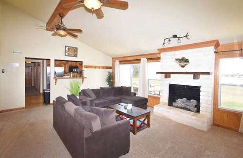 Alba House | Spacious 5-bedroom country house in beautiful Alba with AC on lake Fork