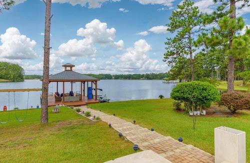 Hattiesburg House | Spacious 5-bedroom lake home with WiFi, AC in charming Hattiesburg
