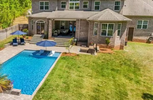 Spanish Fort House | Spacious 5bedroom house in Spanish Fort. The back Yard is your on private Oasis.