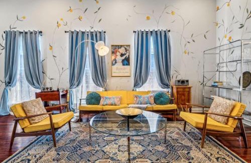 Faubourg Lafayette Villa | Spacious 5BR 3BA Villa with Private Courtyard and Heated Pool