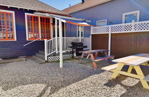 Mid-City House | Spacious 5BR Urban Oasis | Porch, Courtyard, Free Parking | Near French Quarter