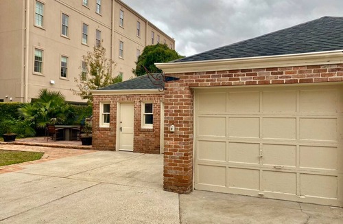 Garden District Condo | Spacious 6-bedroom condo in the historic Garden District for the Super Bowl!