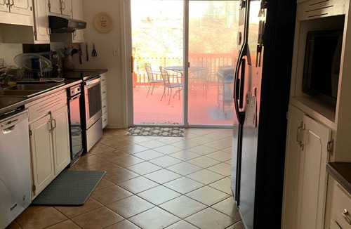 Oxford House | Spacious 6BR Oxford Home with Pool – Perfect for Families & Groups