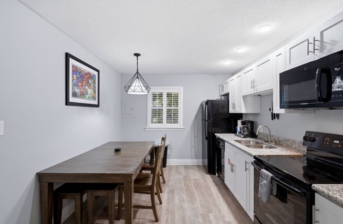 Faubourg Marigny Apartment | Spacious 8BR Frenchmen Street stay with pool, hot tub, parking, and easy access to the French Quarter and live music.