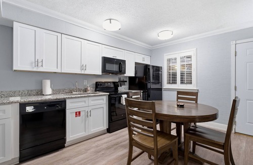 Faubourg Marigny Apartment | Spacious 8BR Frenchmen Street stay with pool, hot tub, parking, and easy access to the French Quarter and live music.