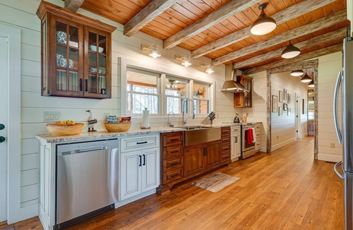 Crane Hill Cabin | Spacious Alabama Retreat - Deck, Grill & Fire Pit!