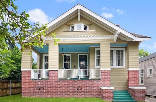 Mid-City House | Spacious and Elegant Family Home in Mid-City