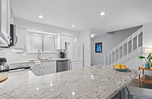 Santa Rosa Beach House | Spacious and Fresh in Blue Mtn Beach! Beachside of 30A. Great Off-Season Rates!