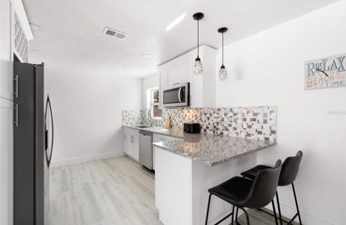 Bayview House | Spacious & beautiful home in Gulfport/St.Pete featuring 4 king bedrooms & 3 bath