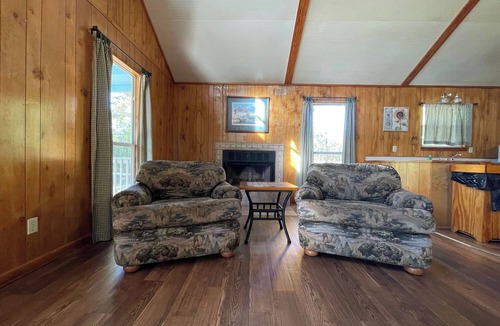 Zwolle Cabin | Spacious Cabin for 6 with Full Kitchen, Vaulted Ceilings & Outdoor Gathering Space