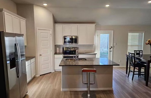 Weston House | Spacious Corporate Furnished 4-Bedroom Home Fast WiFi Near Everything Melissa TX