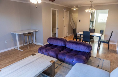 Gonzales Condo | Spacious & Cozy Getaway in Gonzales – Home Away From Home