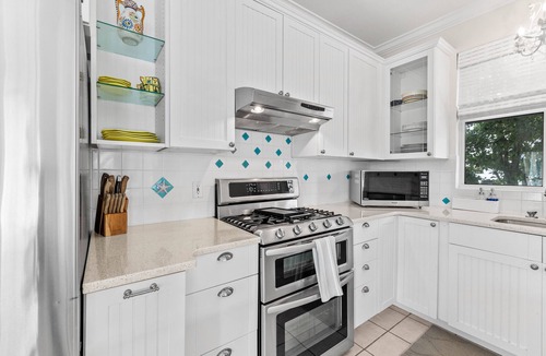Clipper Cove House | Spacious Crystal Beach Home w/2 Master King Suites, Pool Access, Walk to Beach, Pet Friendly!