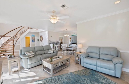 Mary Esther House | Spacious Emerald Coast House w/Views Near Beach