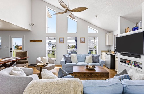 Galveston House | Spacious Family Beach House with Pool & 5 min walk to Private Beach!