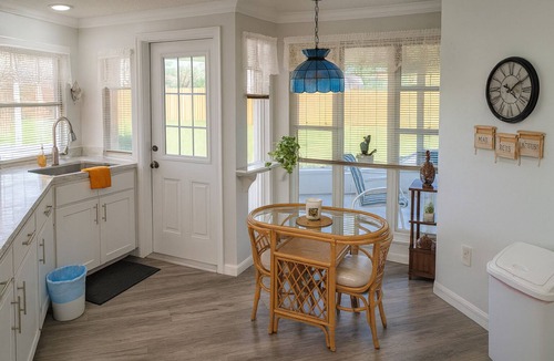 Port Charlotte Hotel | Spacious Family Retreat Port Charlotte