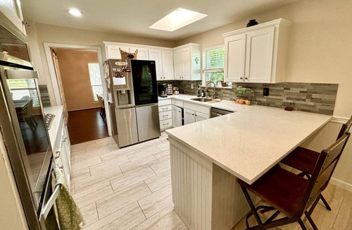 Carrollton House | Spacious Family Retreat, Fast WiFi and Minutes to Everything