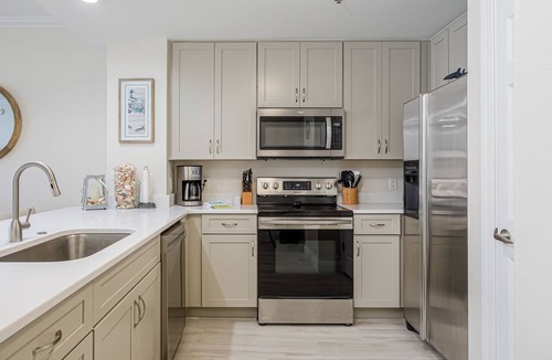 Pensacola Beach Condo | Spacious Gulf-View Retreat, Huge Balcony-ED1030