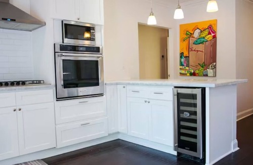 Broadmoor House | 💥SPACIOUS HOME W/BBQ,BASKETBALL HOOP&POOL TABLE♨️