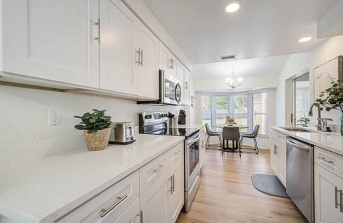Bayshore Gardens House | Spacious home With Heated Pool 3 miles from IMG!