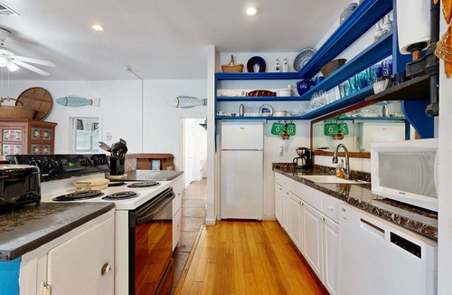 Historic Seaport House | Spacious home with pool & balcony - 1 block from Duval Street