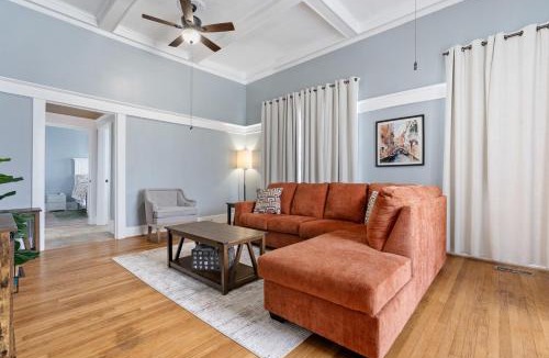 Crestline Heights Apartment | Spacious Homey Stay with Games, Gym, Near Downtown