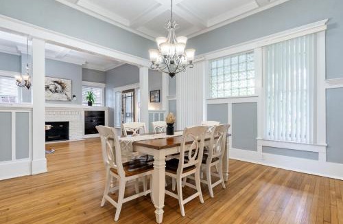 Crestline Heights Apartment | Spacious Homey Stay with Games, Gym, Near Downtown