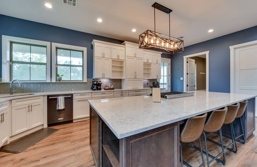 Prien House | Spacious Lake Charles Craftsman - Pet Friendly!