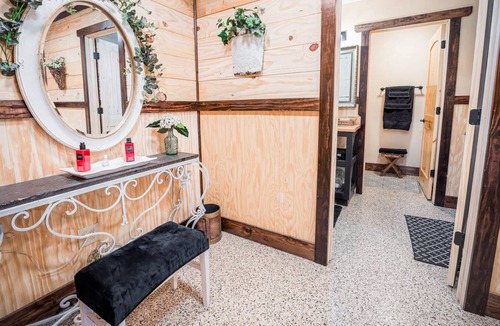 Marianna Cabin | Spacious Lodge in the Country