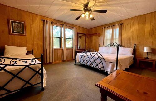 Zwolle House | Spacious Luxury Cabin with Resort Amenities Near Zwolle, LA