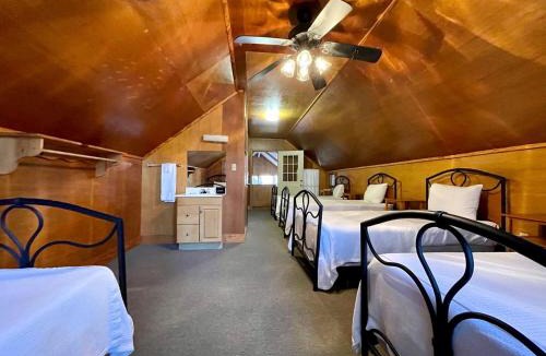 Zwolle House | Spacious Luxury Cabin with Resort Amenities Near Zwolle, LA
