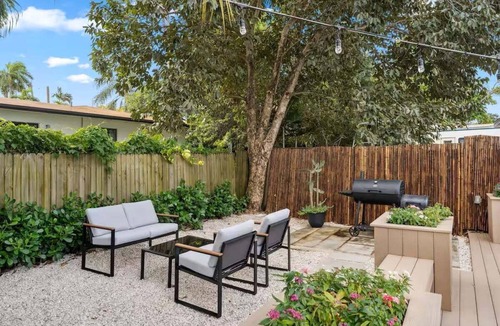 North Miami House | Spacious Miami Retreat with Private Backyard — Ideal for Families & Groups