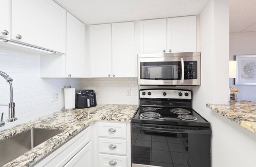 Ormond By The Sea Palt Condo | Spacious Ormond Oceanfront 3 bedroom Condo