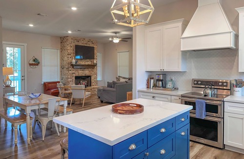 Mississippi City House | Spacious Pet Friendly 5-bedroom house, steps from the beac