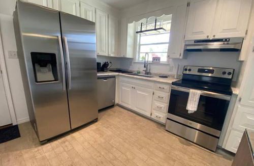 Northeast Pensacola House | Spacious Ranch Home Near Airport