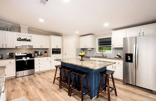 Hemphill House | Spacious Vacation Rental with Stunning Lake Views from the Incredible Deck for an Amazing Getaway in Sabine National Forest in Hemphill, Texas