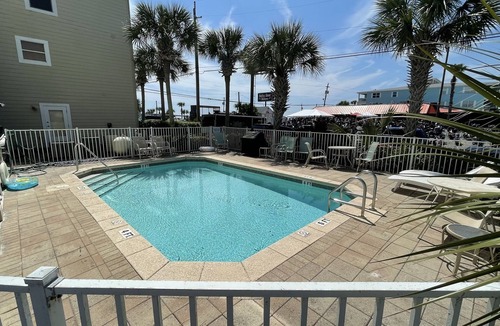 Bahama Beach Villa | Spacious Villa - Next to Pool Sleeps 8 Steps to Beach