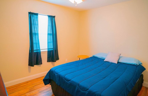 Shoreline Park House | Spacious Waterfront Home Sleeps 14 W/ Elevator