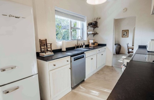 Croissant Park House | Spanish Home w/Designer Decor – Near Las Olas