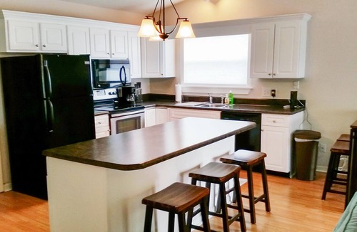Bel Air House | Spectacular Beach front Balcony, Few Steps to the beach ! 3 br/2 ba, sleep 8