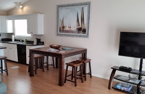 Bel Air House | Spectacular Beach front Balcony, Few Steps to the beach ! 3 br/2 ba, sleep 8