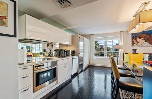 South Beach Condo | Spectacular Beach Views, Iconic Ocean Drive, Designer 3 BR/3 BA, Walk Everywhere