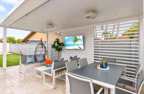 Westchester Villa | Spectacular Miami Resort - Htd Pool,5 Bdrooms ,Mini Golf, Playground, Baby Items, BBQ