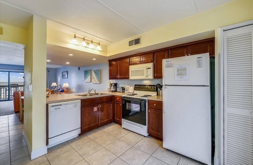 St. George Island Condo | SPEND A LAZY AFTERNOON watching the waves crash on the shore.