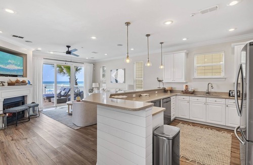 Laguna Beach Estates House | Spend Fall with us by the Beach! Gulf-Front Views! Private Pool! 4 Adult Bikes!