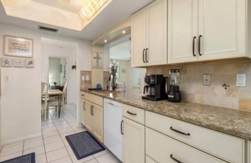 Port Charlotte House | Spend your season in paradise